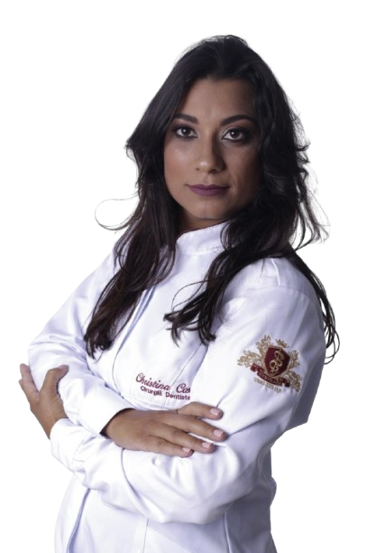Dra. Christina, cirurgiã dentista da Clínica Specialis